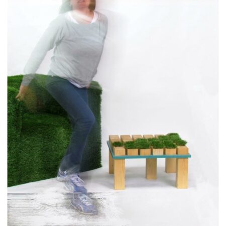 Tavolino in legno massello cm. 60x60 H.35 con inserti in erba - Design by Stefano Mazzucchetti